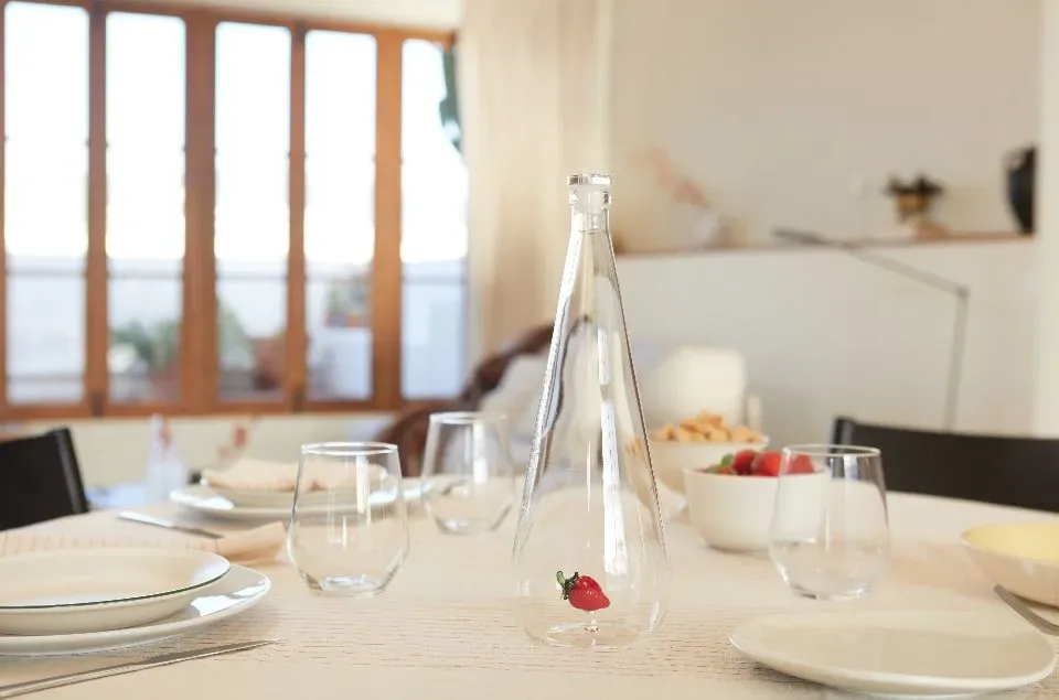 Balvi Waterfles Karaf Aarbei 1L