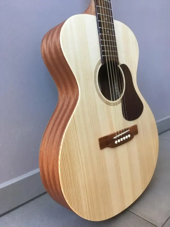 Iberica FLK-10 folkgitaar, steelstring