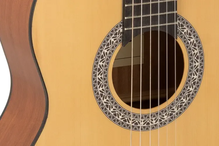 Admira Alba 4/4 klassieke gitaar voor volwassenen