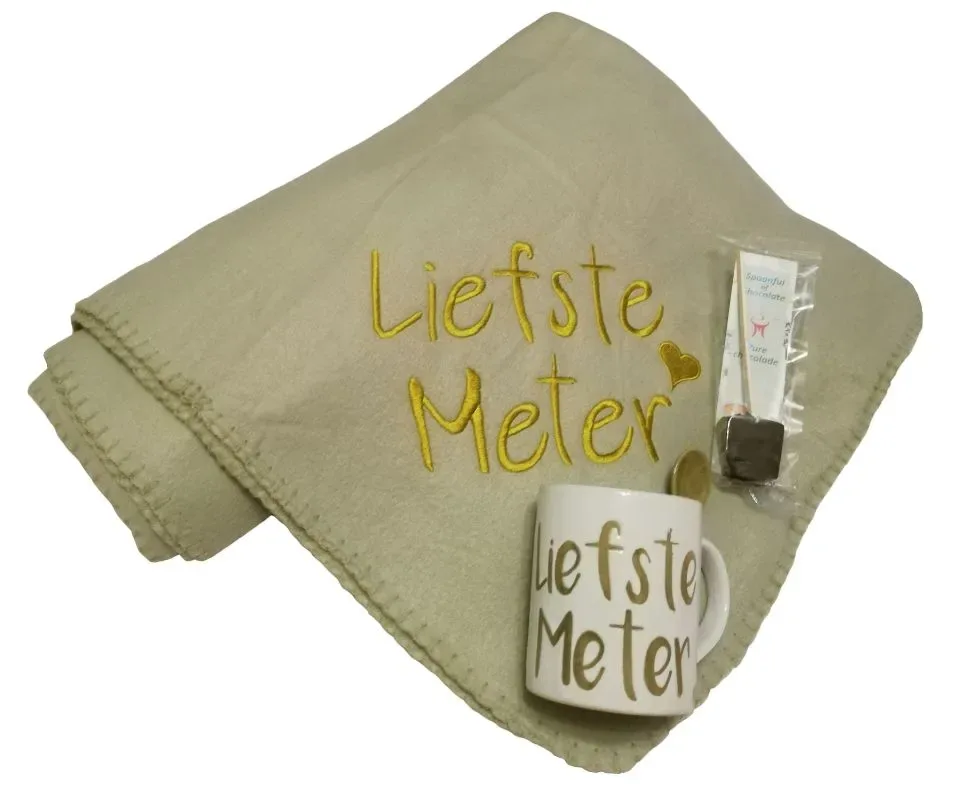 Fleecedeken, Mok 'Liefste Meter' en Spoonful of Chocolate - Ecru