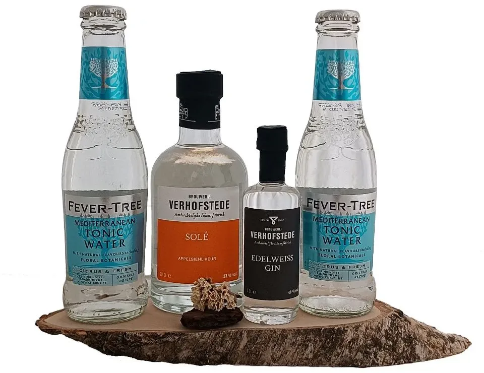 Golden Gin Cocktail (Gin, Solé & Fever Tree Tonic)